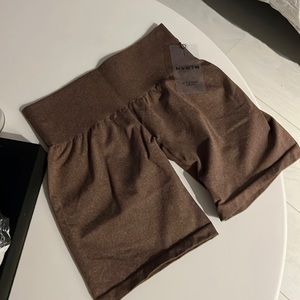 NVGTN Pro Short - Cocoa Size Medium - brand new unworn.